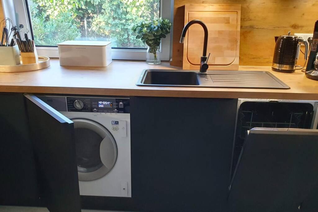 Charmantes Townhaus Mit Garten, W-Lan & Netflix Potsdam Buitenkant foto