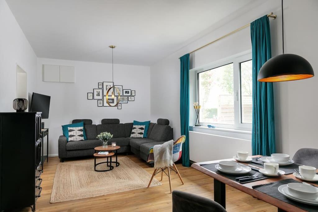 Charmantes Townhaus Mit Garten, W-Lan & Netflix Potsdam Buitenkant foto