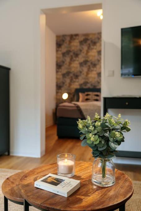 Charmantes Townhaus Mit Garten, W-Lan & Netflix Potsdam Buitenkant foto