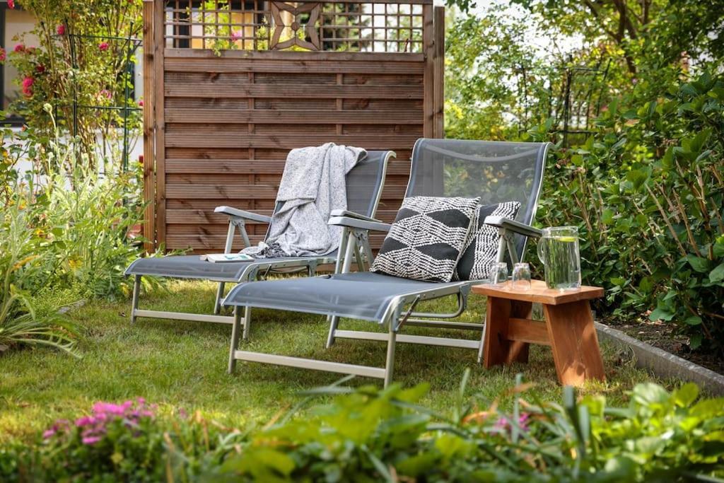 Charmantes Townhaus Mit Garten, W-Lan & Netflix Potsdam Buitenkant foto