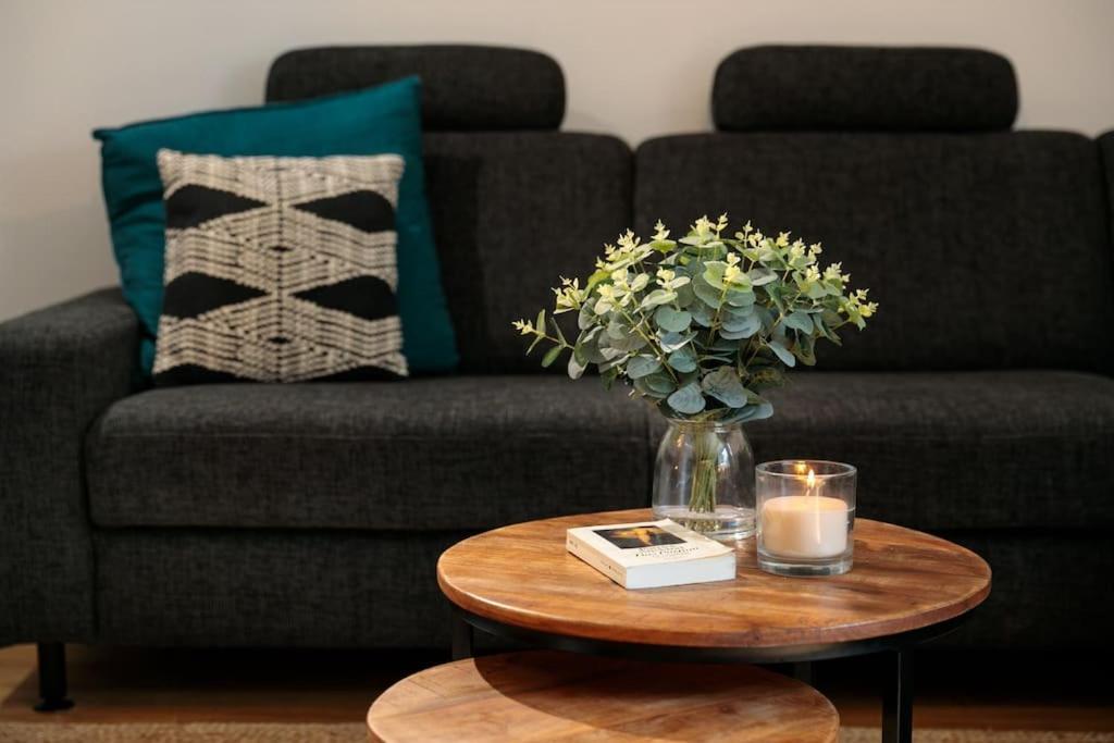 Charmantes Townhaus Mit Garten, W-Lan & Netflix Potsdam Buitenkant foto